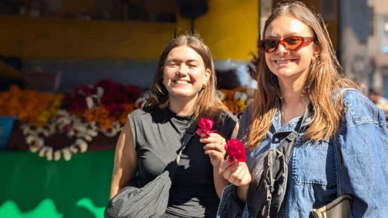 Agra: Heritage Walking Tour of Agra 2 Hours by Tuk-Tuk - Authenticity and the Real Agra