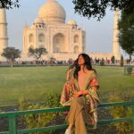 Agra: Taj Mahal Guided Tour with Photographer & Rental Saree - Why This Tour Offers Great Value