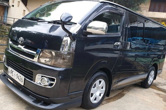 Airport Pick-up from Colombo Airport to Kandy - The Value of Personalization: Sightseeing & Stops