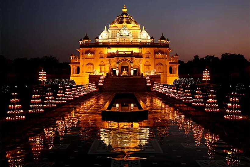 Akshardham Exhibition, Light and Water Show Tour. - The Water and Light Show: A Feast for the Senses