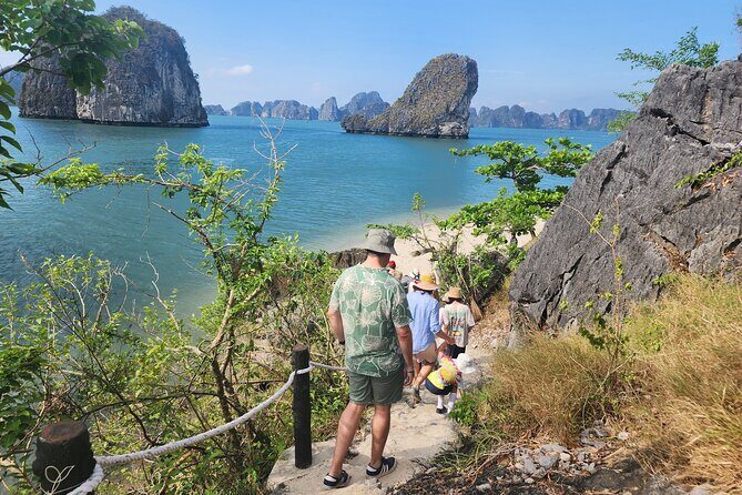 All-Inclusive 3 Day/2 Night Halong Luxury Cruise Meals, Cave, Kayaking, Swimming - Pros and Cons of This Cruise
