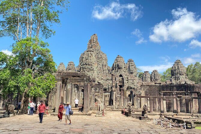 Angkor Wat Sunrise Shared Tour with Guide and Bus - What the Reviews Say