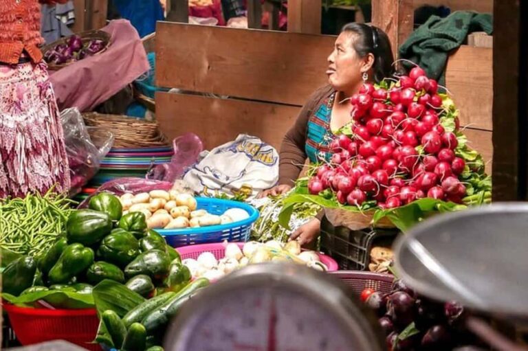 Antigua: Guatemalan Cooking Class with Market Tour - The Market Tour: A Colorful, Aromatic Introduction
