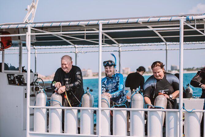 Aruba Guided Night Dive Adventure: Shallow Reefs or Shipwrecks - What You Can Expect During the Tour