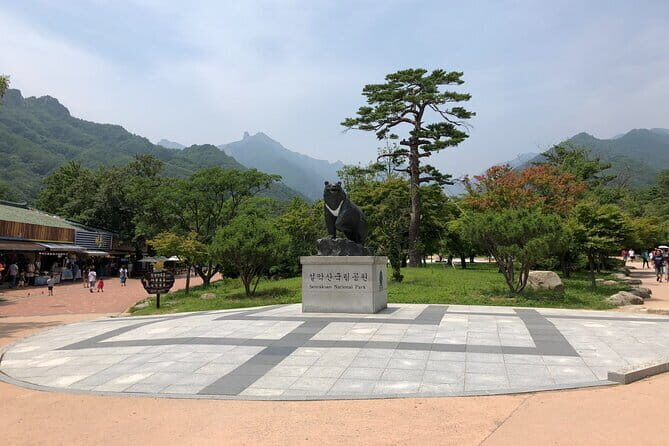 Autumn Foliage-Mt. Seorak, Sokcho Fish Market, Sokcho Beach - What Sets This Tour Apart
