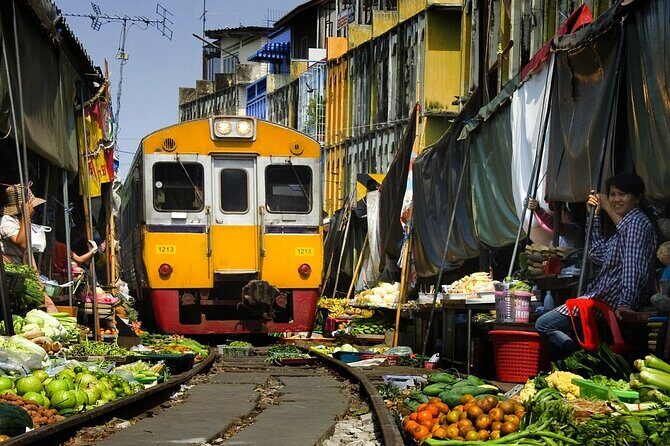Ayutthaya, Maeklong Railway, Damnoen Saduak Floating Market - Transportation and Comfort