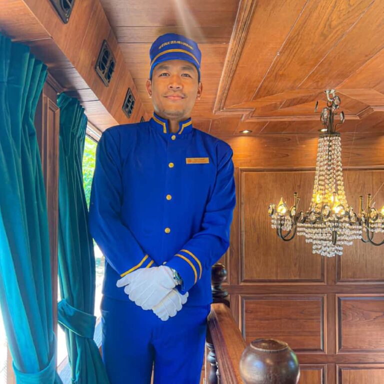 Ayutthaya: UNESCO Heritage Tour on a Luxury Bus-Diner - Exploring Ayutthaya’s Museums and Ruins