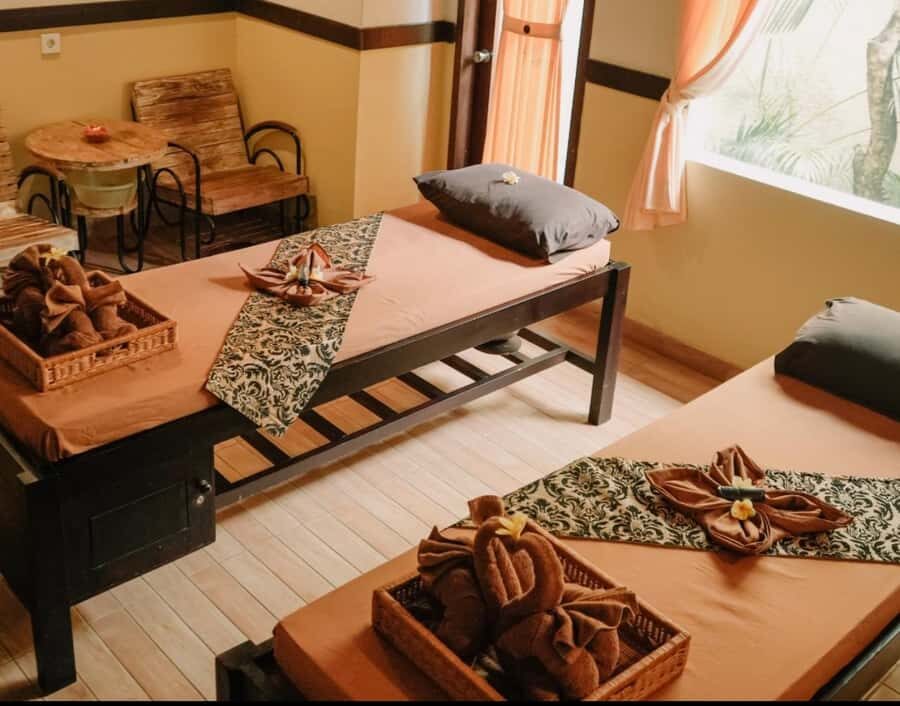 Bali: Jimbaran Bay Romantic Spa and Seafood Sunset Dinner - Deep Dive into the Details