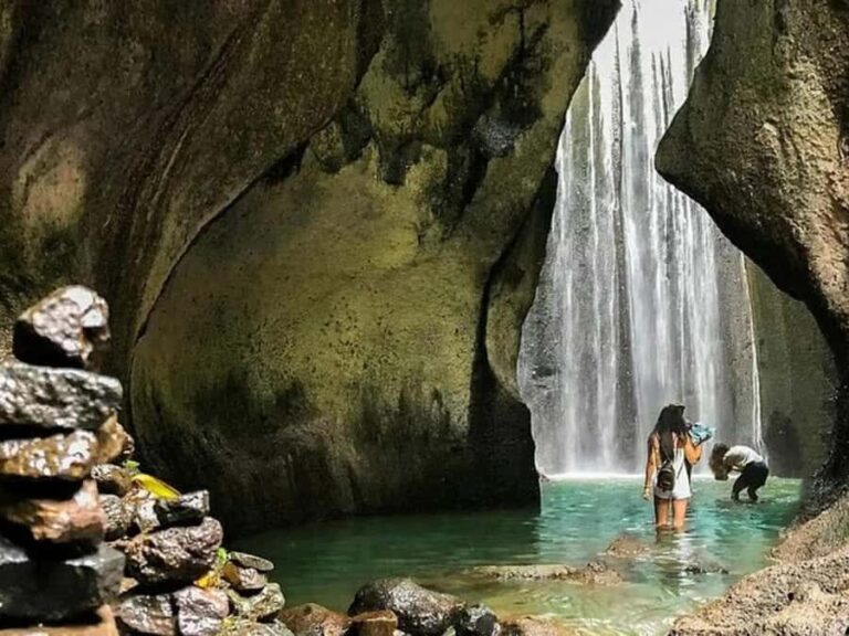 Bali: Lempuyang Temple, Water Palace, and Waterfall Tour. - Lempuyang Temple: A Spiritual and Photographic Highlight