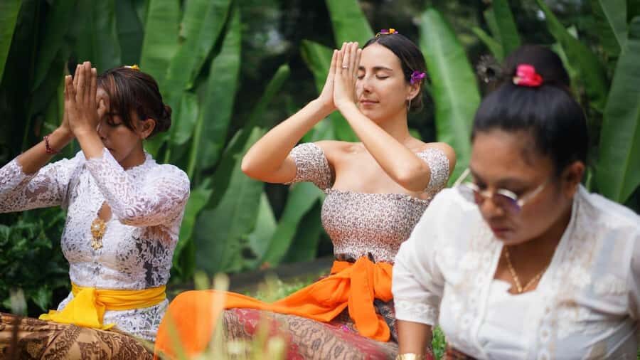 Bali: Palm Reading and Blessing by Balinese Spiritual Healer - What Is the Experience of Bali’s Palm Reading and Blessing?