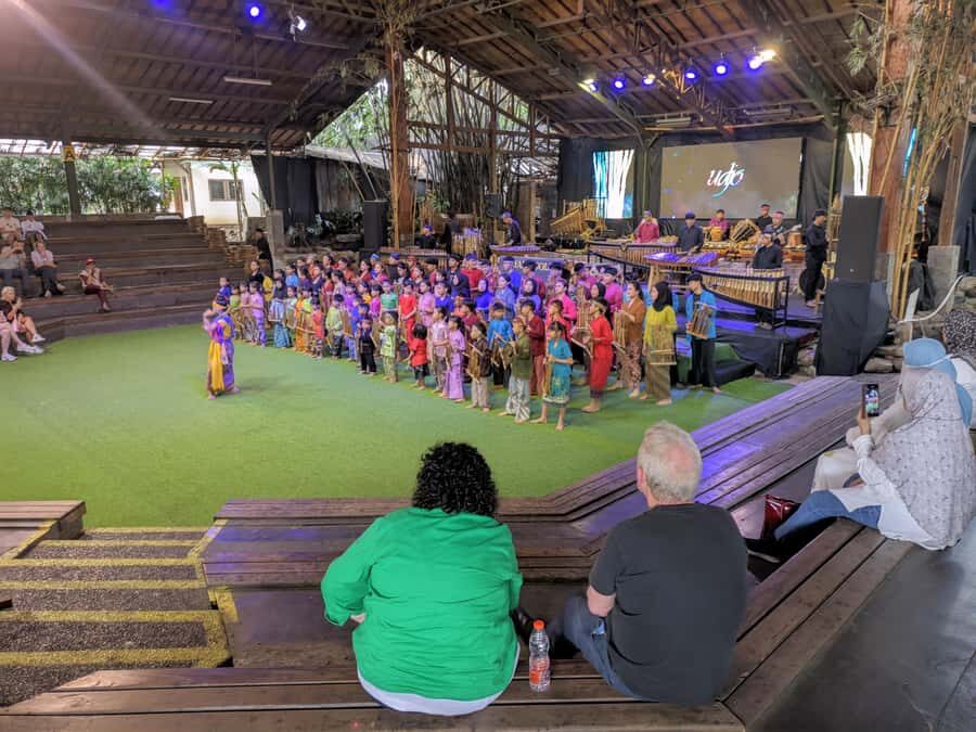 Bandung Countryside Tour: Waterfall, Rice Fields & Culture - Pickup and Introduction