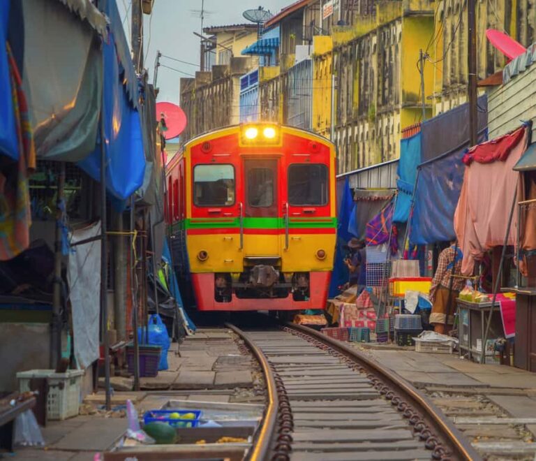Bangkok: Amphawa Floating & Railway Markets Private Day Tour - An In-Depth Look at the Itinerary
