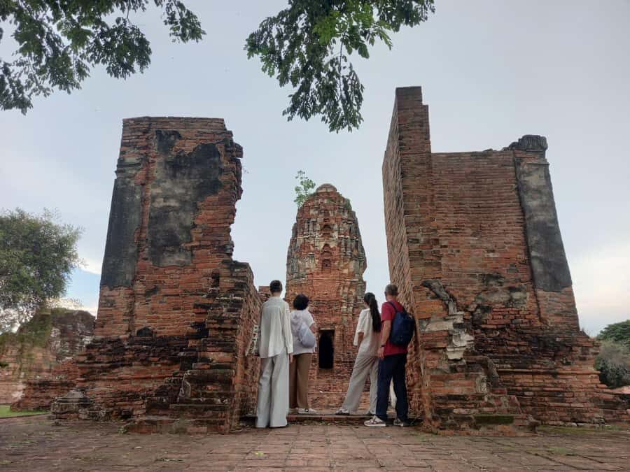 Bangkok: Ayutthaya Temples & Royal Palace Bus Tour - Authentic Insights from Reviews