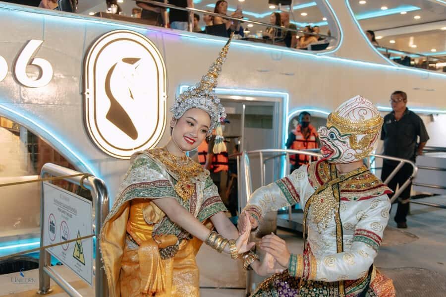 Bangkok Chao Phraya Cruise with Luxury Buffet & Open Deck - The Experience at a Glance: A Complete Breakdown