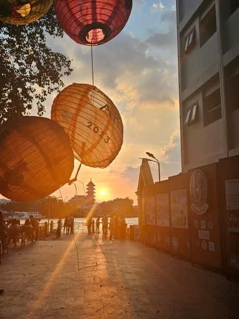 Bangkok: Chinatown Tour with Street Art, Sky Bar & Food - Authentic Insights from Travelers