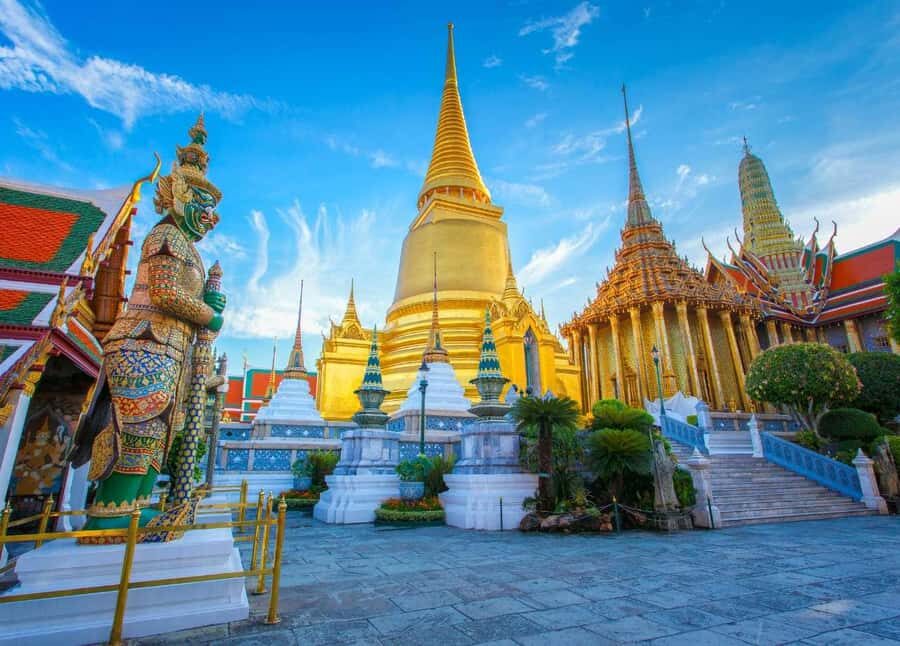 Bangkok: City Highlights Private Tour with Photographer - Exploring Bangkok’s Temples: Wat Arun & the Grand Palace