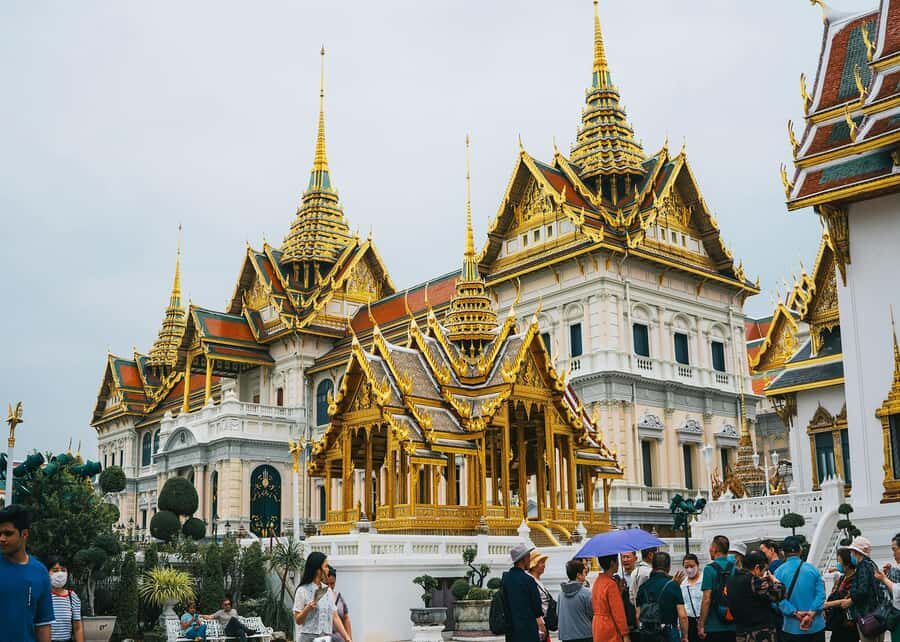 Bangkok: Grand Palace & Wat Arun Dress-Up Tour - An In-Depth Look at the Experience
