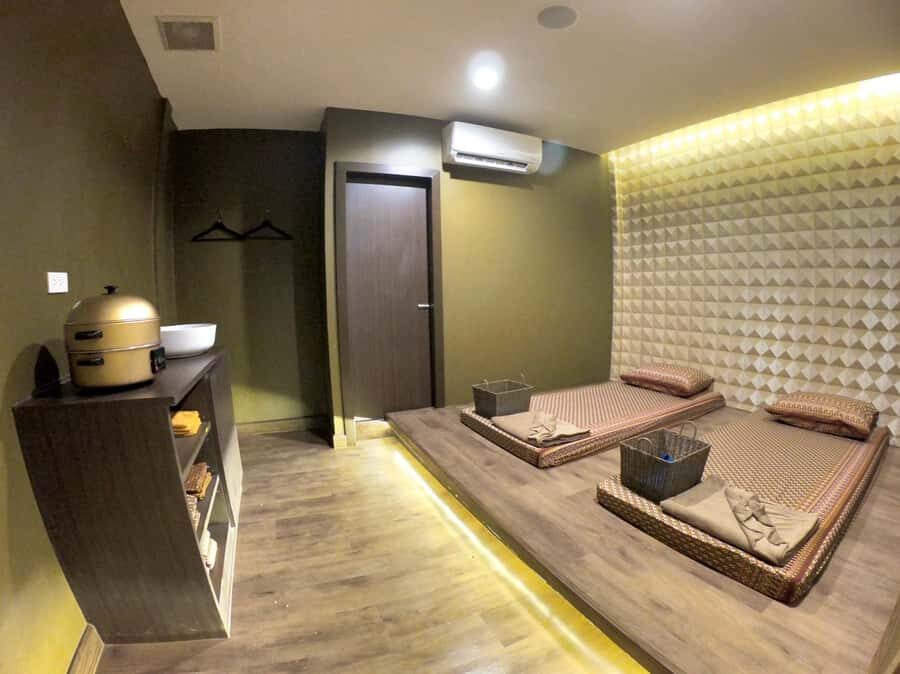 Bangkok: Lek Massage and Spa Experiences at Thonglor Soi 10 - Who Should Consider This Experience?