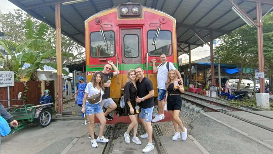 Bangkok: Maeklong Railway & Damnoen Saduak Floating Markets - Who Will Love This Experience?
