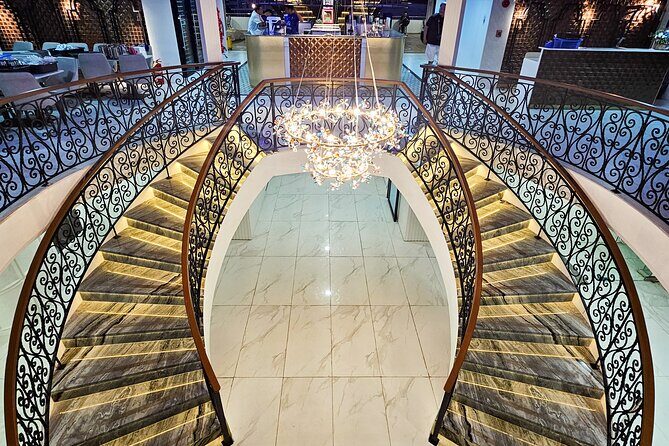 Bangkok: Noah 6 Stars Luxury Chao phraya River Dinner Cruise - Who Is This Tour Best For?