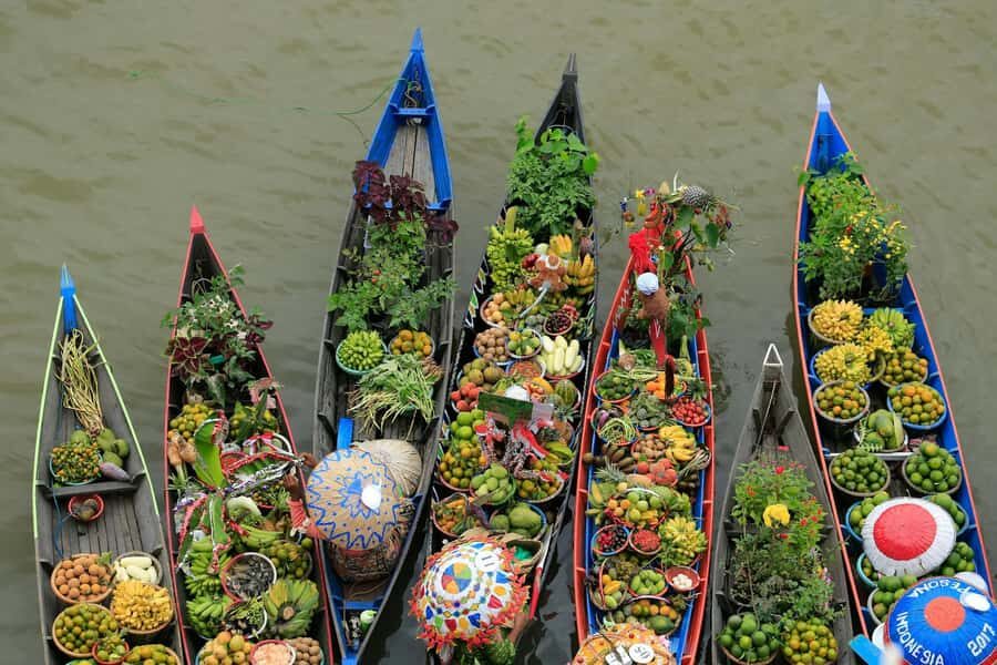 Bangkok: Railway + Floating Market + Wat Bangkung Tour - Deep Dive into the Experience: Details and Practical Insights