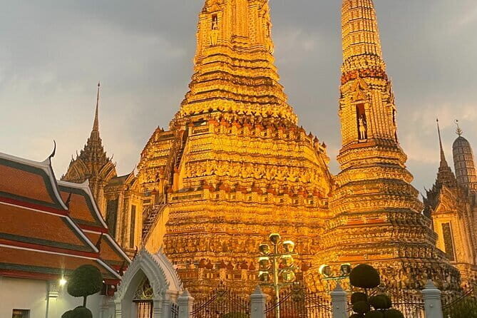 Bangkok : Sunset Food tour by Tuk Tuk boat with big Buddha view - Food, Views, and Local Stories: What Makes This Tour Special?