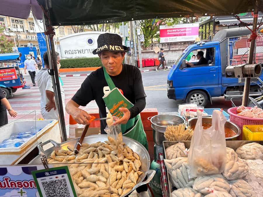 Bangkok: Wang Lang Siriraj Food Tour & Thai BBQ - Detailed Breakdown of the Itinerary