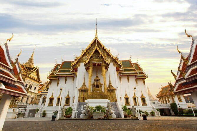 Bangkok's Best: City Highlights & Floating Market Private Tour - Discovering Bangkok’s Key Sights  