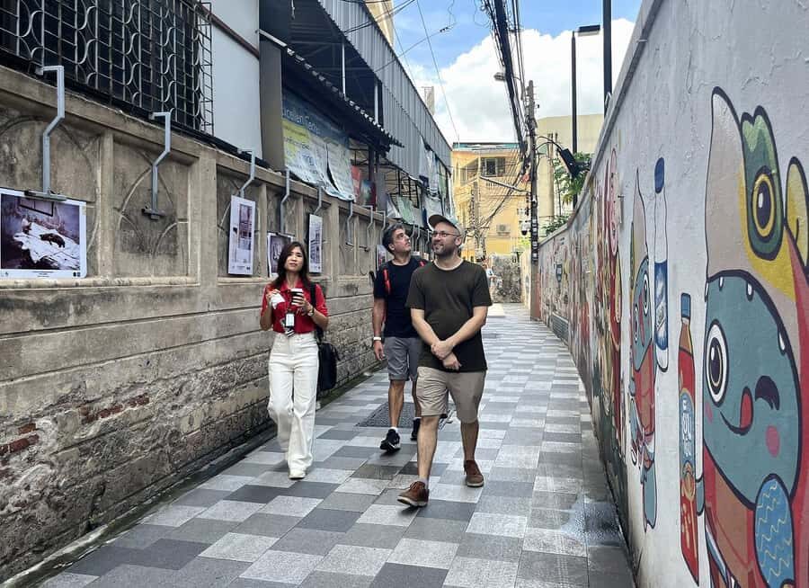 Bangkoks Old Town Tour: Talat Noi & Chinatown by Tuk Tuk - Scenic Riverfront Lunch