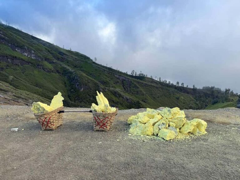 Banyuwangi: Ijen Blue Fire and Sunrise Volcano Tour - An In-Depth Look at the Ijen Blue Fire and Sunrise Tour