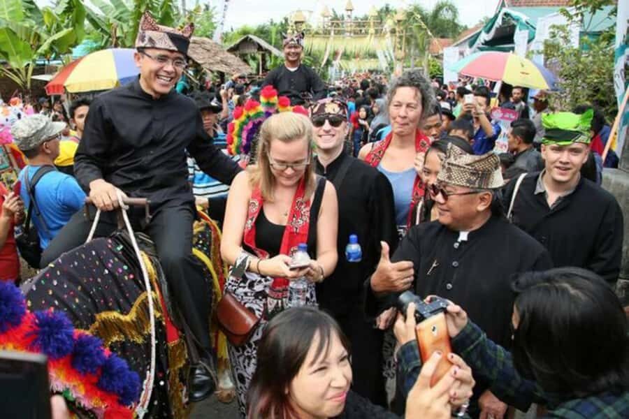 Banyuwangi: Osing Cultural Tour with Market & Village Walk - What to Expect on the Tour