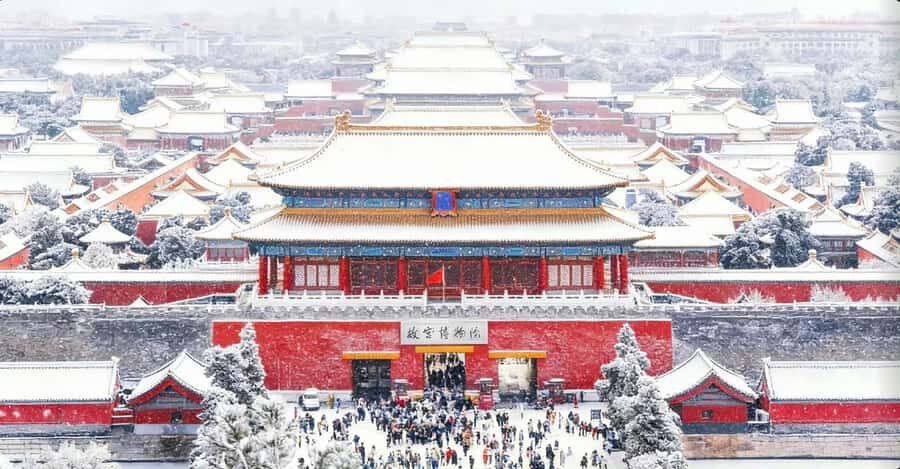 Beijing: Forbidden City & Red Theatre Tour (English Guide) - Lunch and the Red Theater Experience