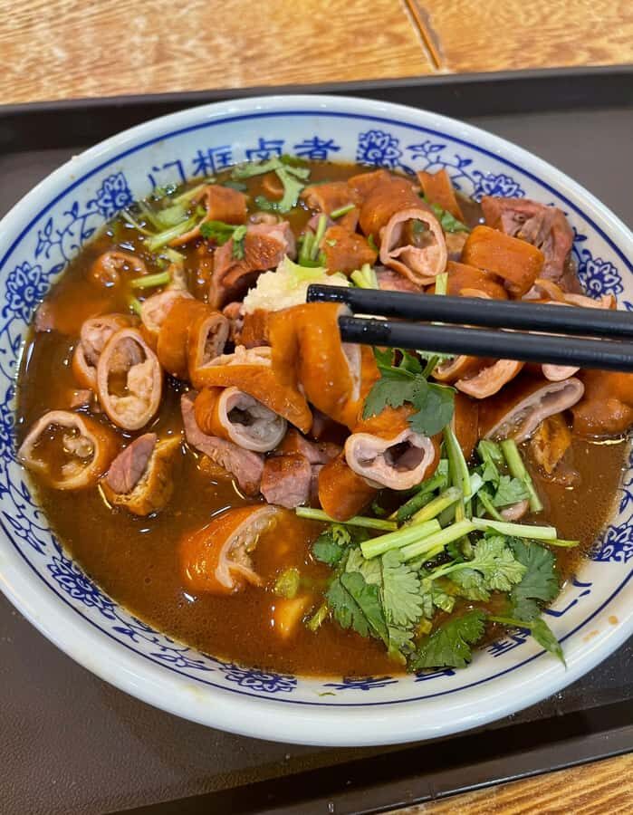 Beijing Hutong Eats & Hidden Bars: A Local Evening Adventure - Why this tour offers excellent value