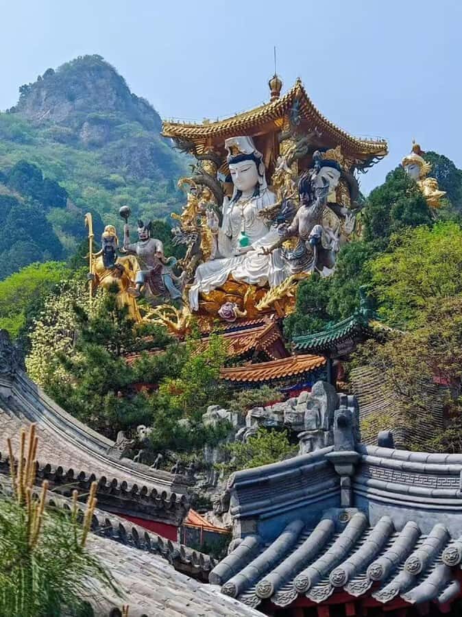 Beijing: Mythical Temples & Mountain Secret Hike with Hotpot - Monastic Lunch: A Zen Moment in the Garden