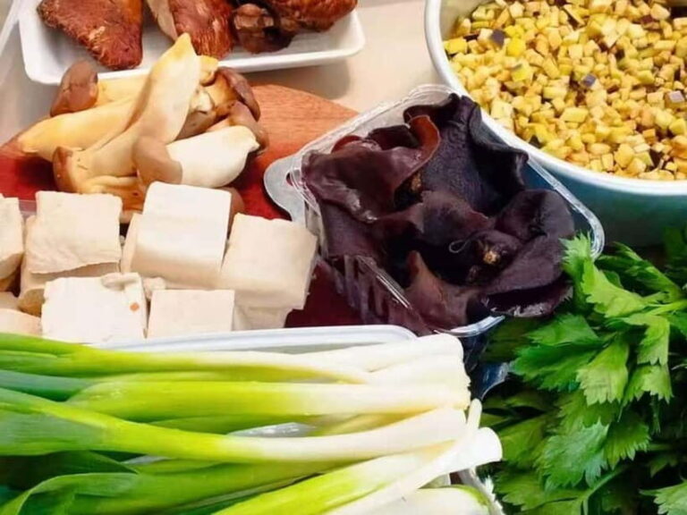 Beijing: Vegan Home Cooking & Local Market Tour with Sanxia - Value and Practical Analysis