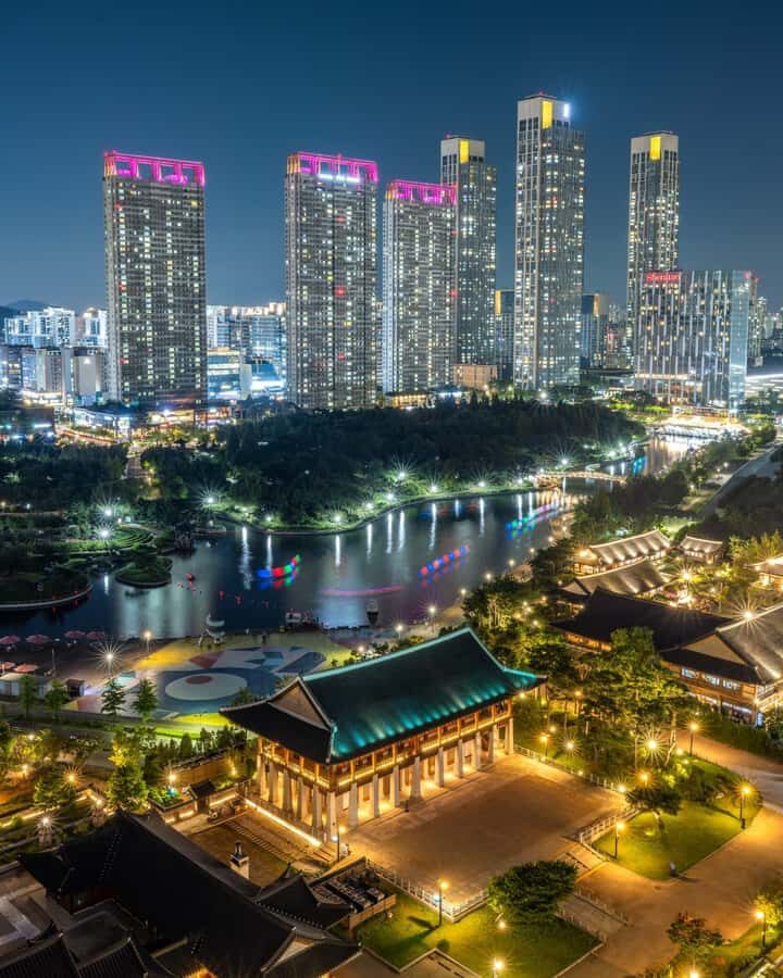 Best of Incheon Night Tour  Private Experience - Romantic Vibes at Songdo Central Park