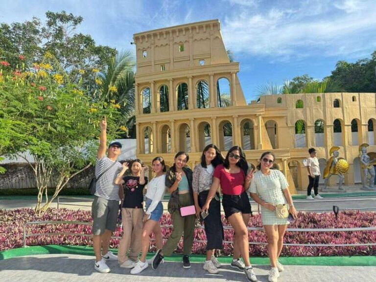 Bohol: Chocolate Hills, Loboc River Cruise, and Buffet Lunch - River Cruise and Cultural Highlights