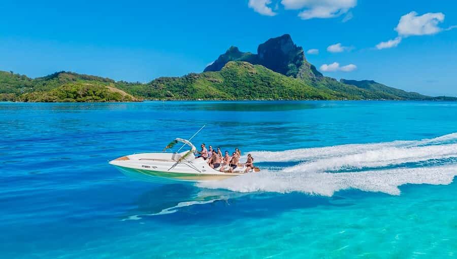 Bora Bora: Blue Lagoon Cruise, Snorkeling and Lunch . - Setting Sail into Bora Boras Blue Lagoon