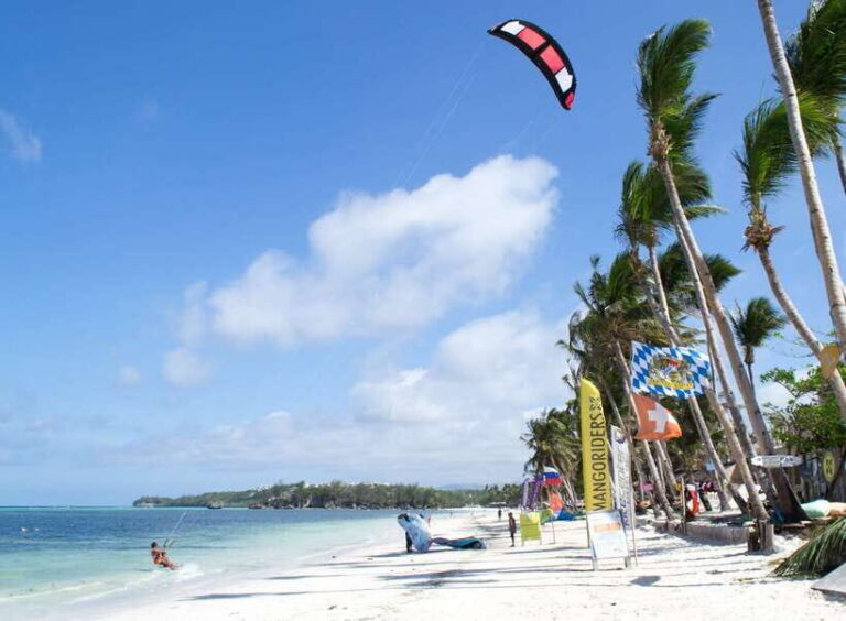 Boracay: Flying Donut Water Tubing Experience - Who Should Try This?