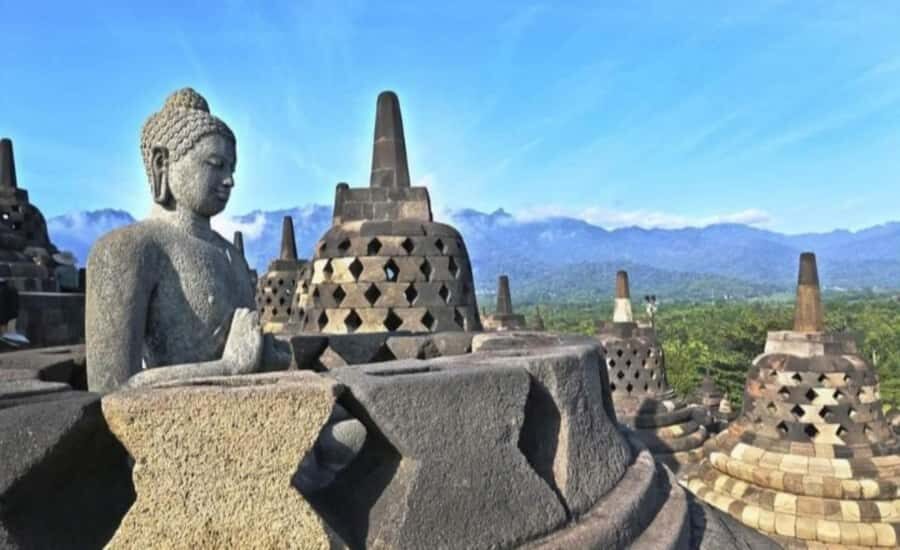 "Borobudur and Prambanan: A Cultural Odyssey" - In-Depth Analysis of the Tour Components