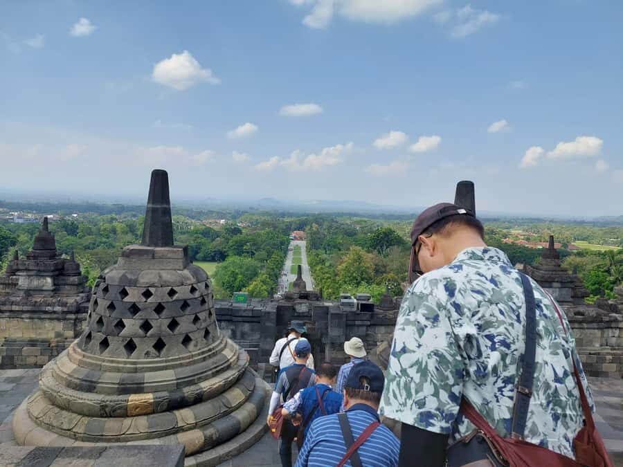 Borobudur and Prambanan Temple Tour Free Pickup From Hotel - Transportation & Group Dynamics