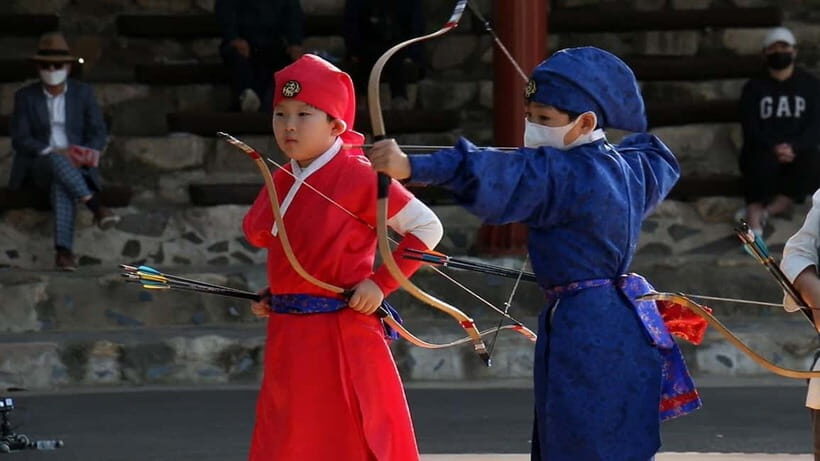 Busan : Wellness and Culture Tour with Shoot & Stroll - Artistic Flavors in Gamcheon Culture Village