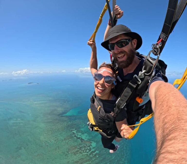Cairns: Tandem Skydive - The experience in detail: What to expect from start to finish