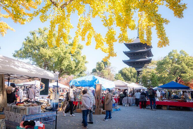 Chat & Treasure Hunt at To-ji Flea Market with Locals : Kyoto - An In-Depth Look at the Tour Experience