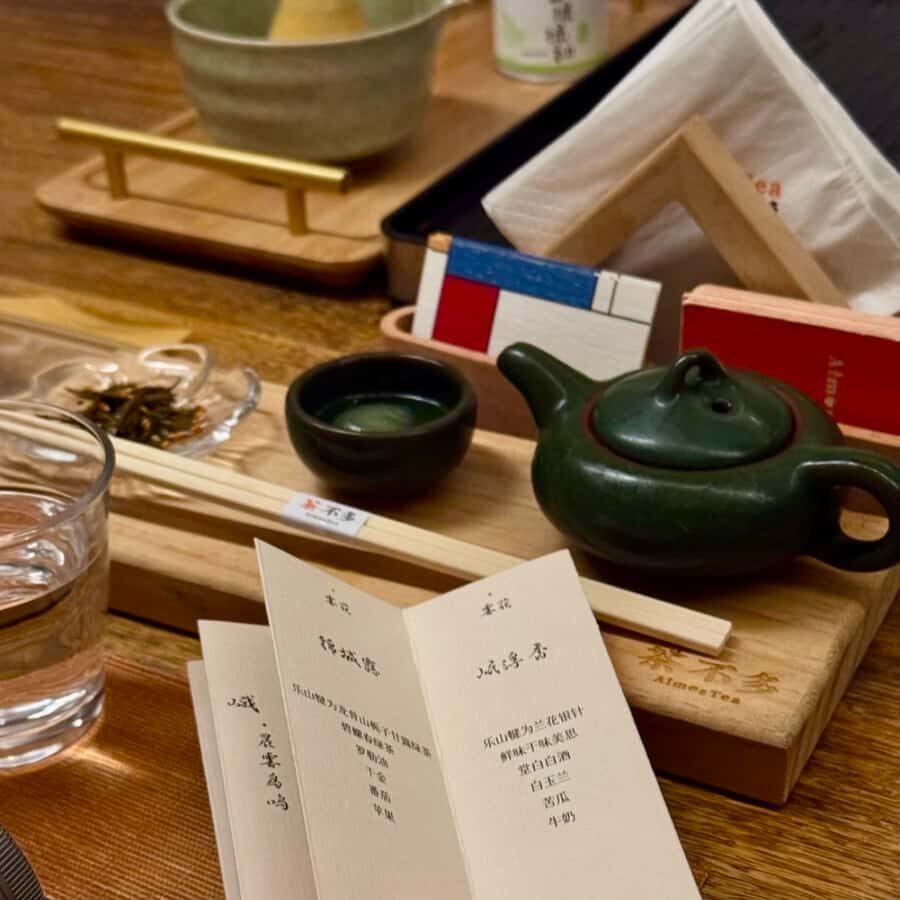 Chengdu Nightlife: Discover Hidden Bars with a Local Friend - Why This Tour Is Worth Considering