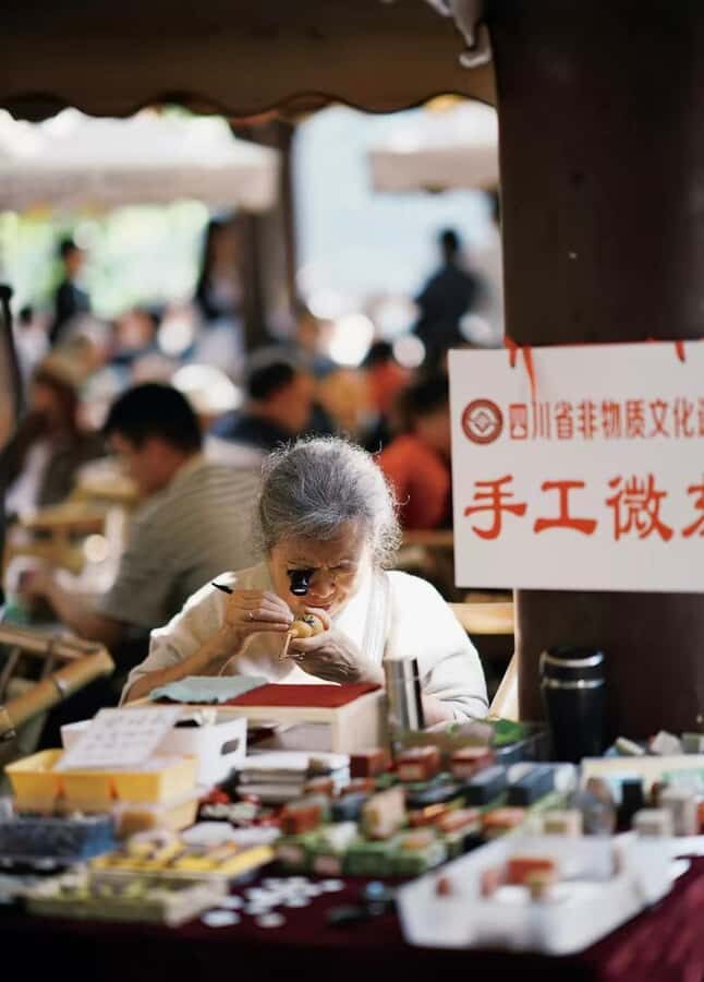Chengdu Old Town: Food & Culture Half-Day Walk Tour - Exploring Peoples Park & Matchmaking Corner