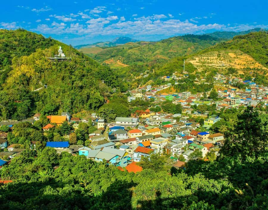 Chiang Mai: Create Your Own Private Chiang Rai Adventure - The Temples: White, Blue, Red, and Black