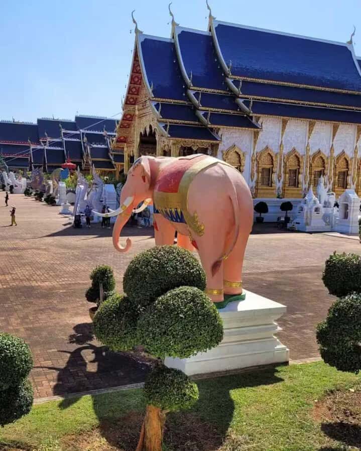 Chiang Mai: Sticky Waterfall and Blue Temple Tour - Practical Considerations and Tips