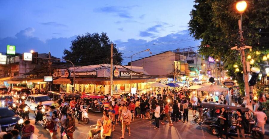 Chiang Mai Street Food Adventure with Locals - Who Is This Tour Best For?