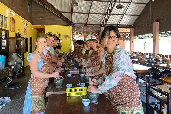 Chiang Mai Thai Cooking Market Tour with Lakeside Pavilions - Authenticity and Review Highlights